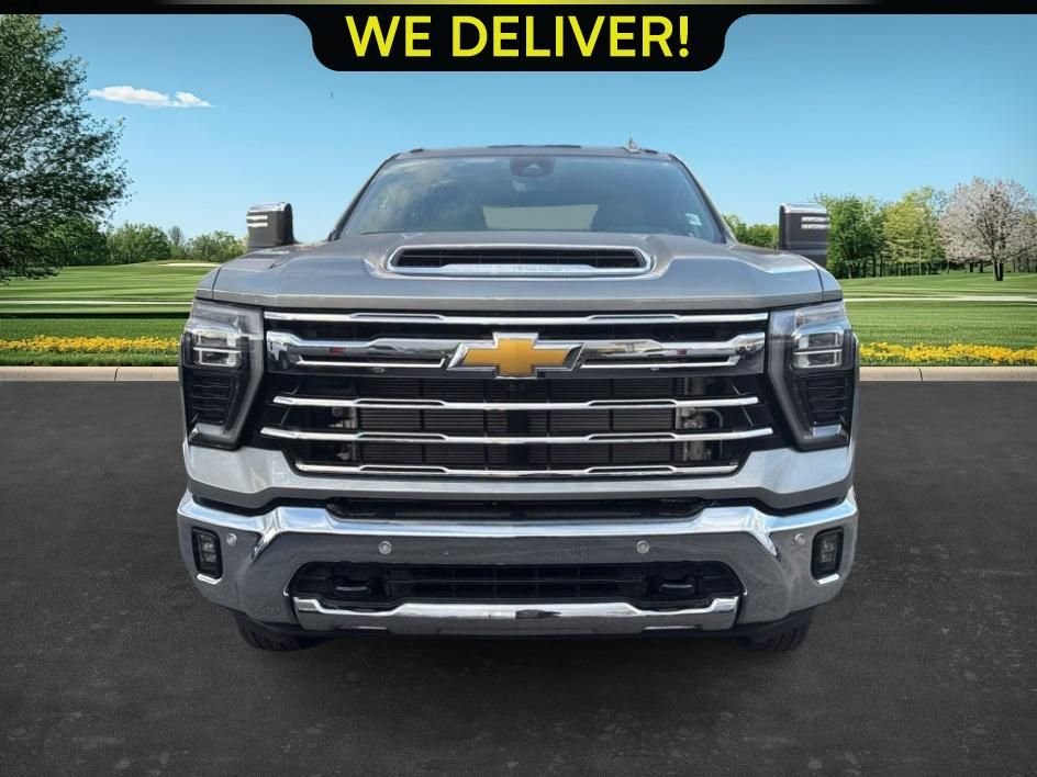 2026 Chevrolet Silverado 3500HD LTZ photo 2