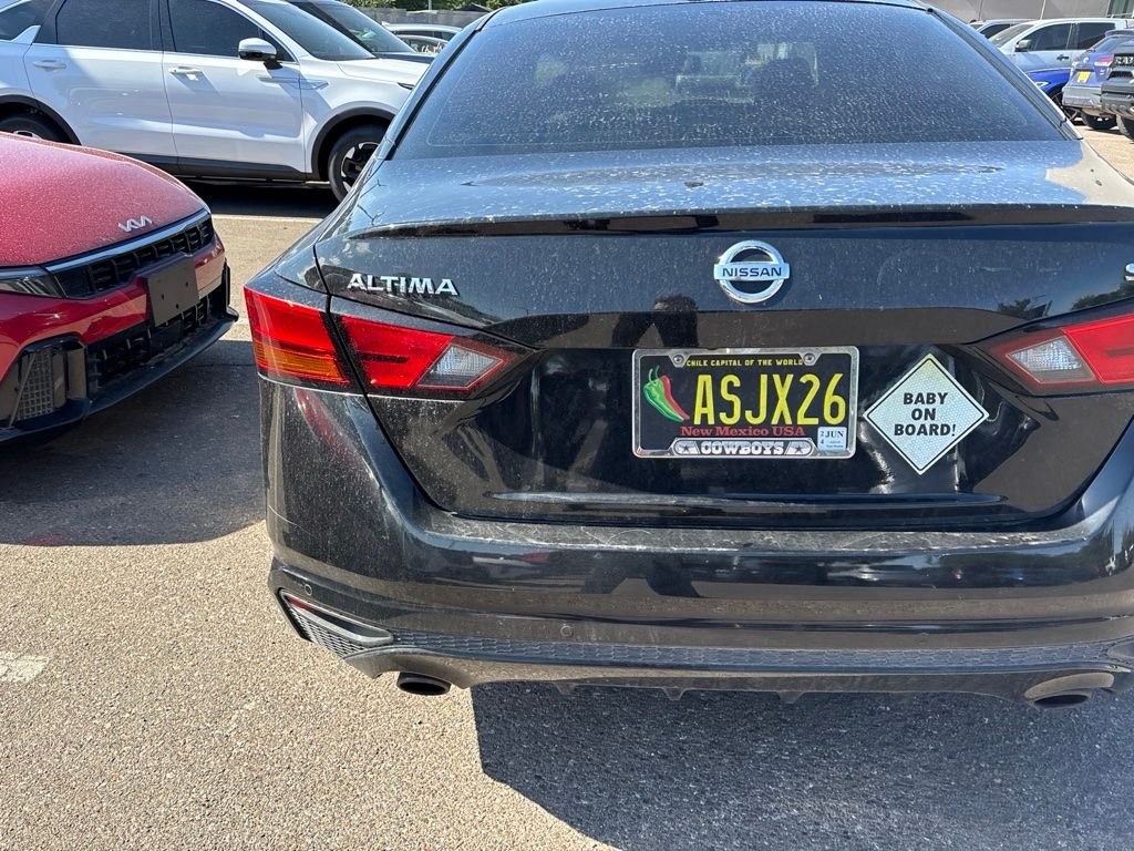 Used 2019 Black Nissan 2.5 SV image 18