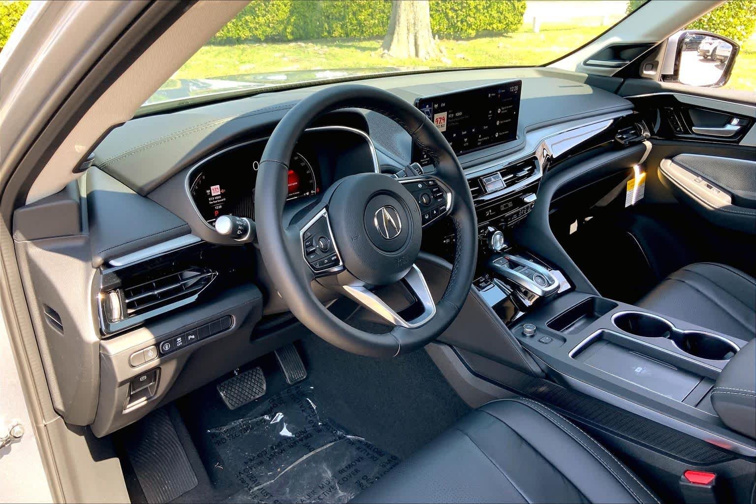 New 2026 Solar Silver Metallic Acura w/Technology Package image 8