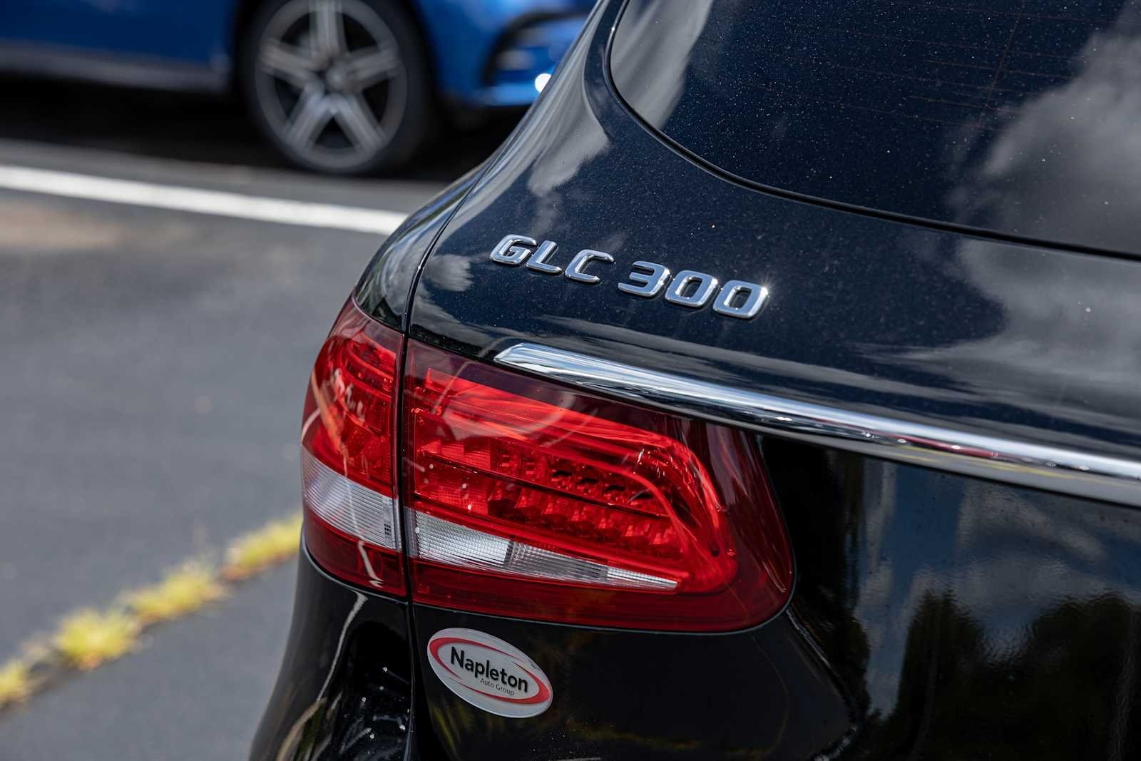 Used 2018 Black Mercedes-Benz GLC 300 image 35