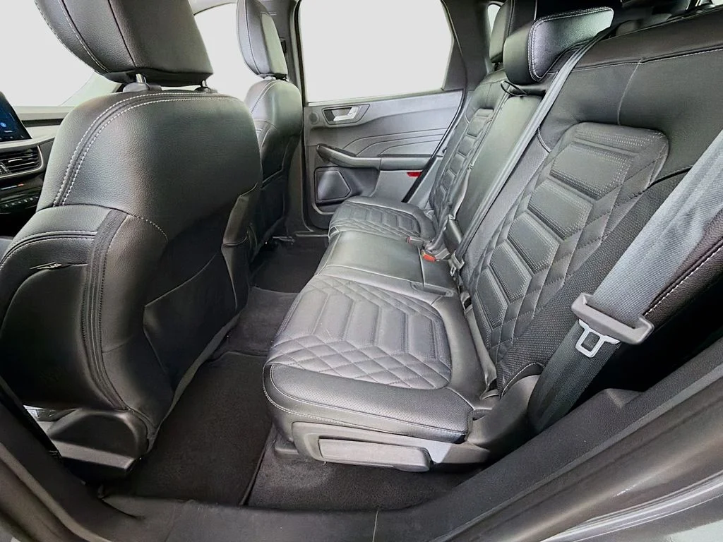 Used 2023 Carbonized Gray Metallic Ford Platinum image 27