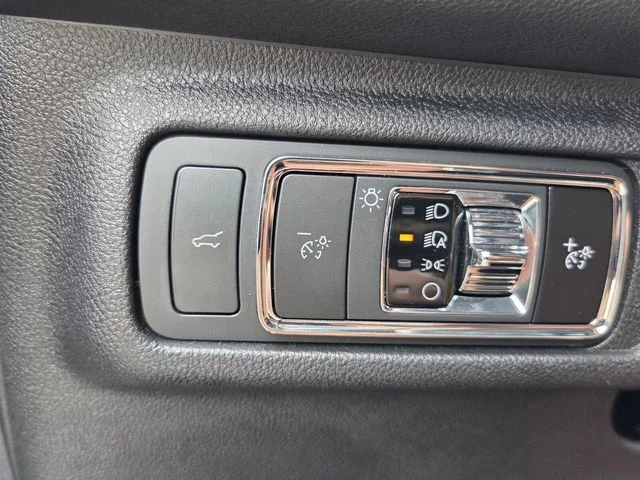 Used 2022 Silver Lincoln Standard image 30