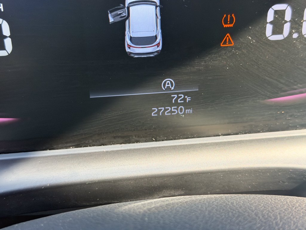 Used 2024 White Kia LX image 21