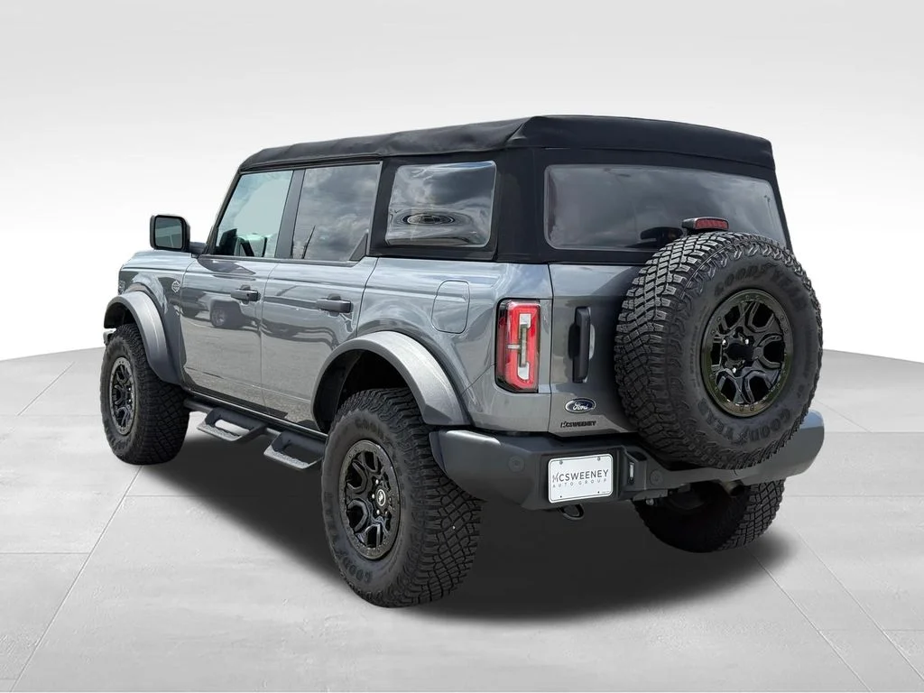 Used 2024 Gray Ford Wildtrak image 3