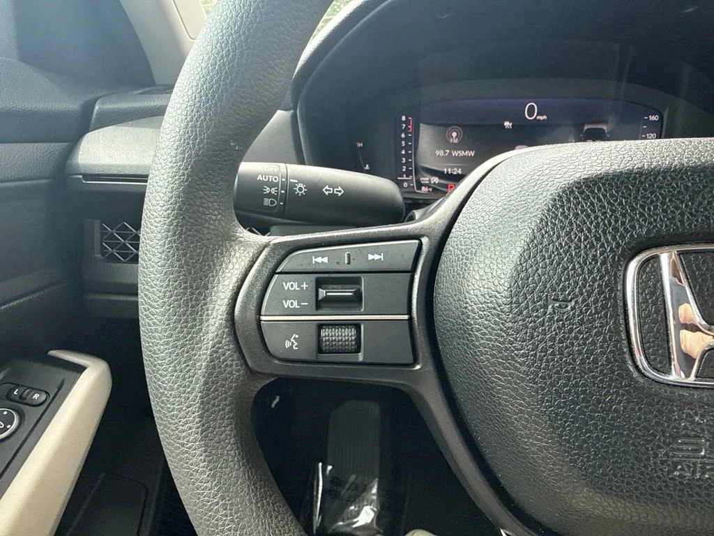 Used 2025 Gray Honda LX image 14