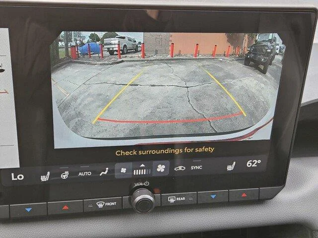 Used 2026 Ice Cap Toyota XLE Premium image 17