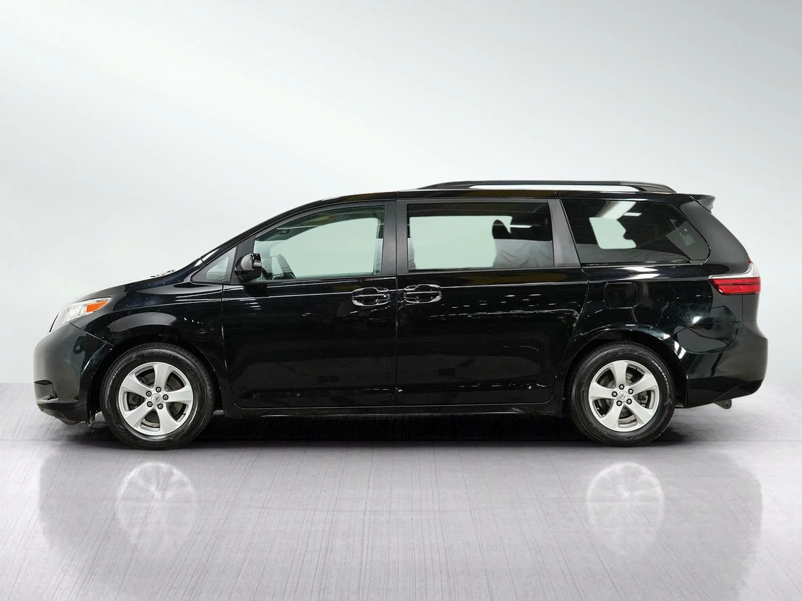 Used 2017 Toyota Sienna LE with VIN 5TDKZ3DC4HS892038 for sale in Minneapolis, Minnesota