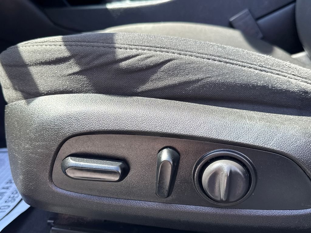 Used 2019 Silver Chevrolet LT image 31