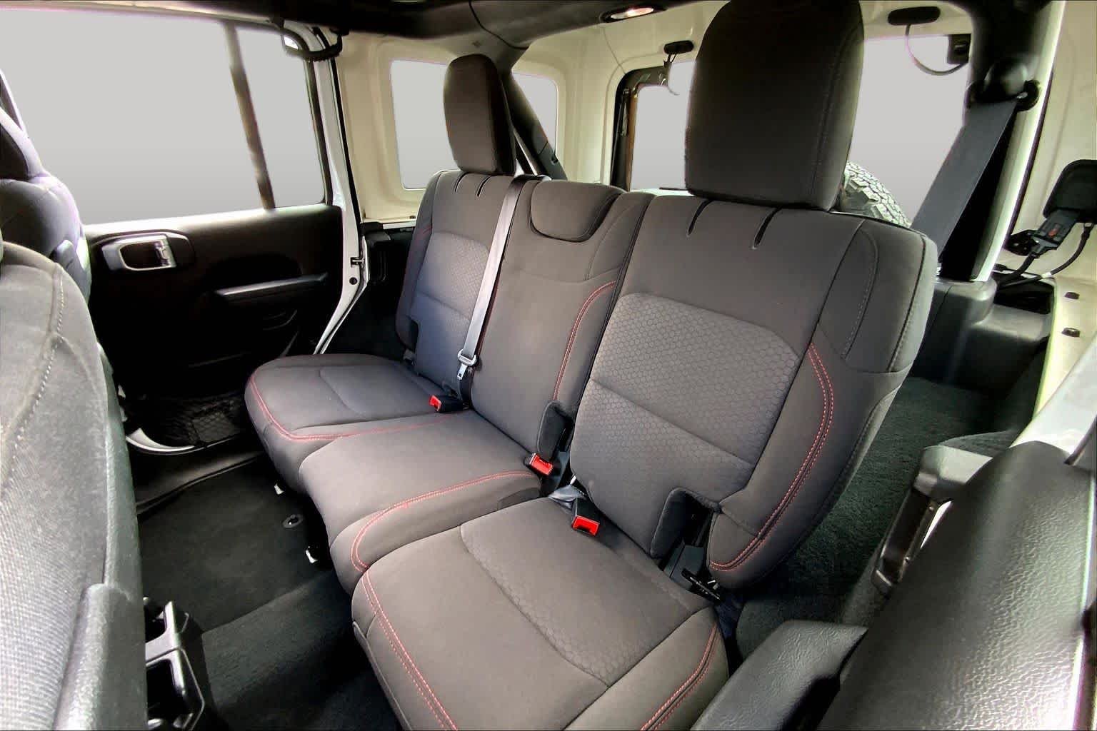 Used 2022 Bright White Clearcoat Jeep Unlimited Rubicon image 19