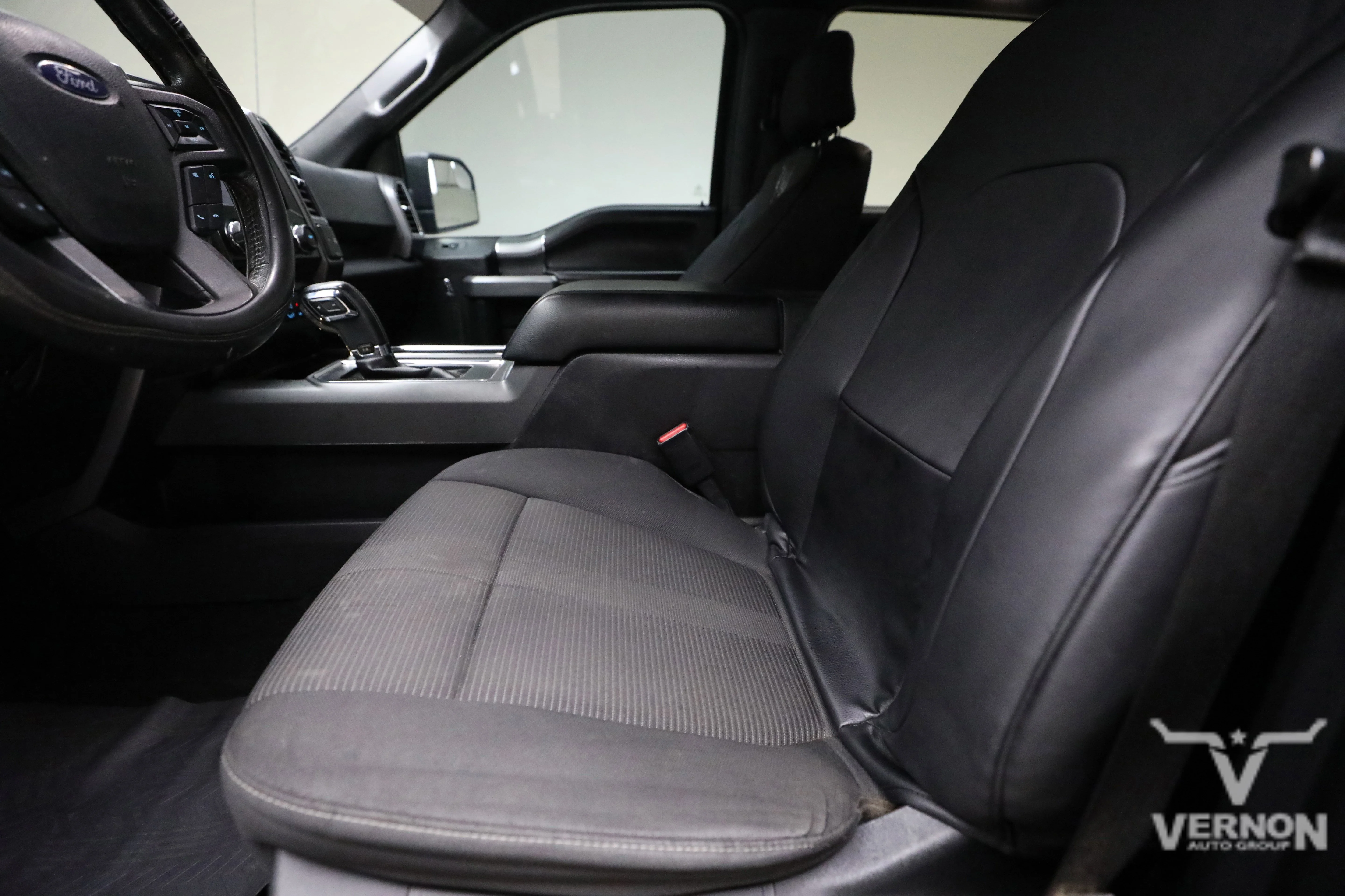 Pre-Owned 2016 Ford F-150 XLT Crew Cab 4x4 Fx4