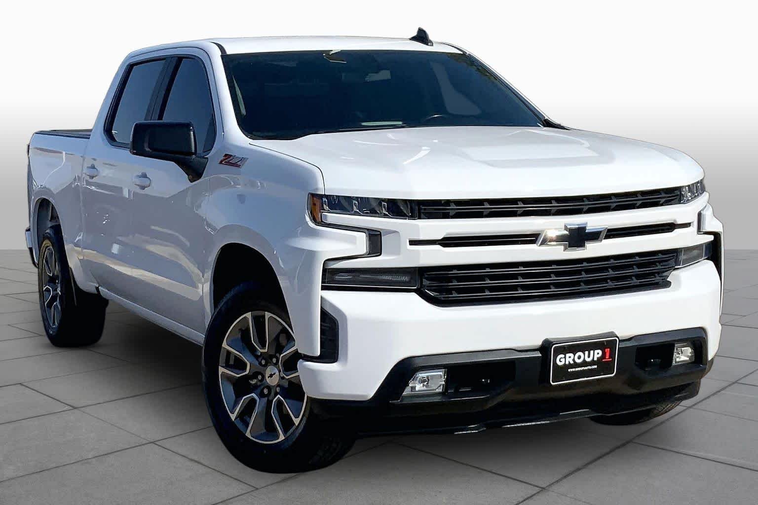 Used 2019 Summit White Chevrolet RST image 3