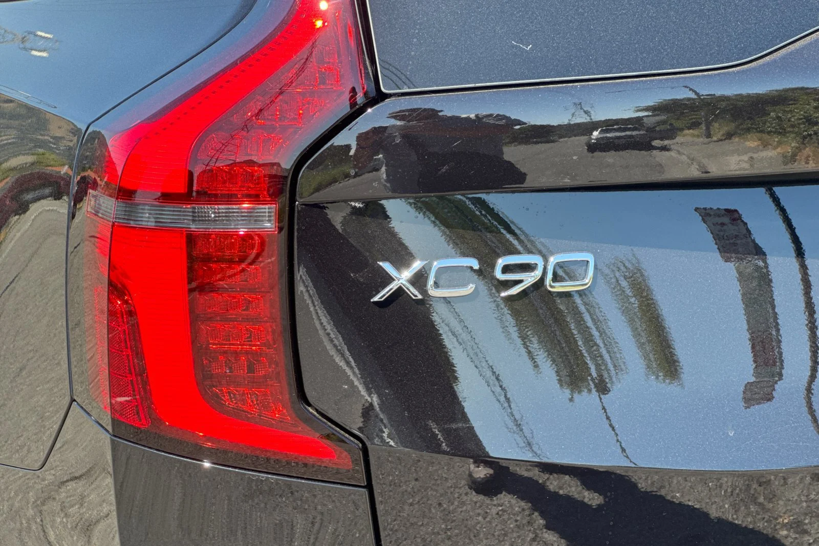 New 2026 Onyx Black Volvo T8 Plus 7-Seater image 12