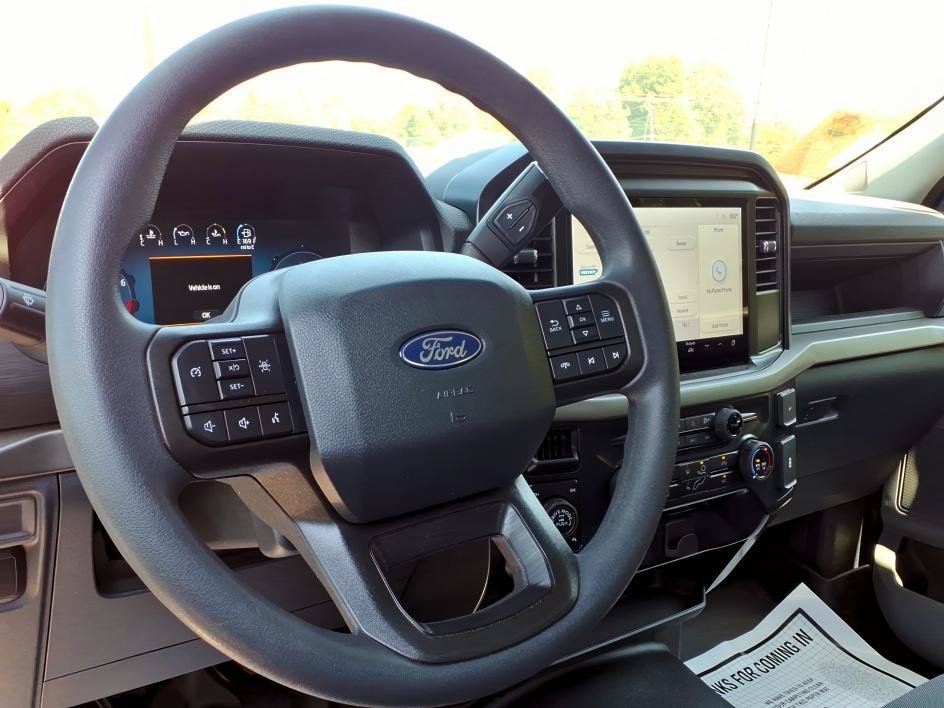 Used 2025 Atlas Blue Metallic Ford XL image 12