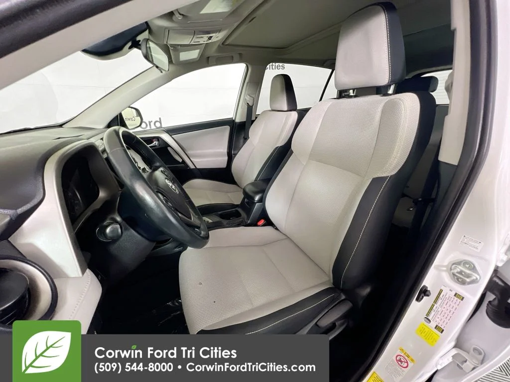 Used 2017 Super White Toyota XLE image 23