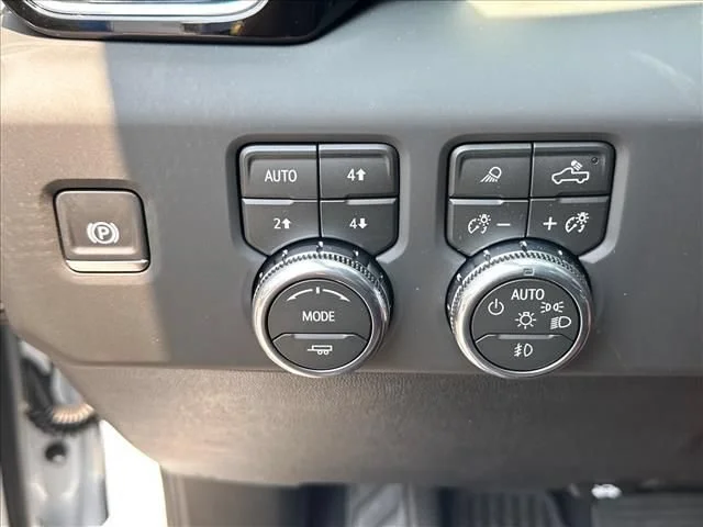 New 2026 Glacier White Tricoat GMC Denali Ultimate image 31