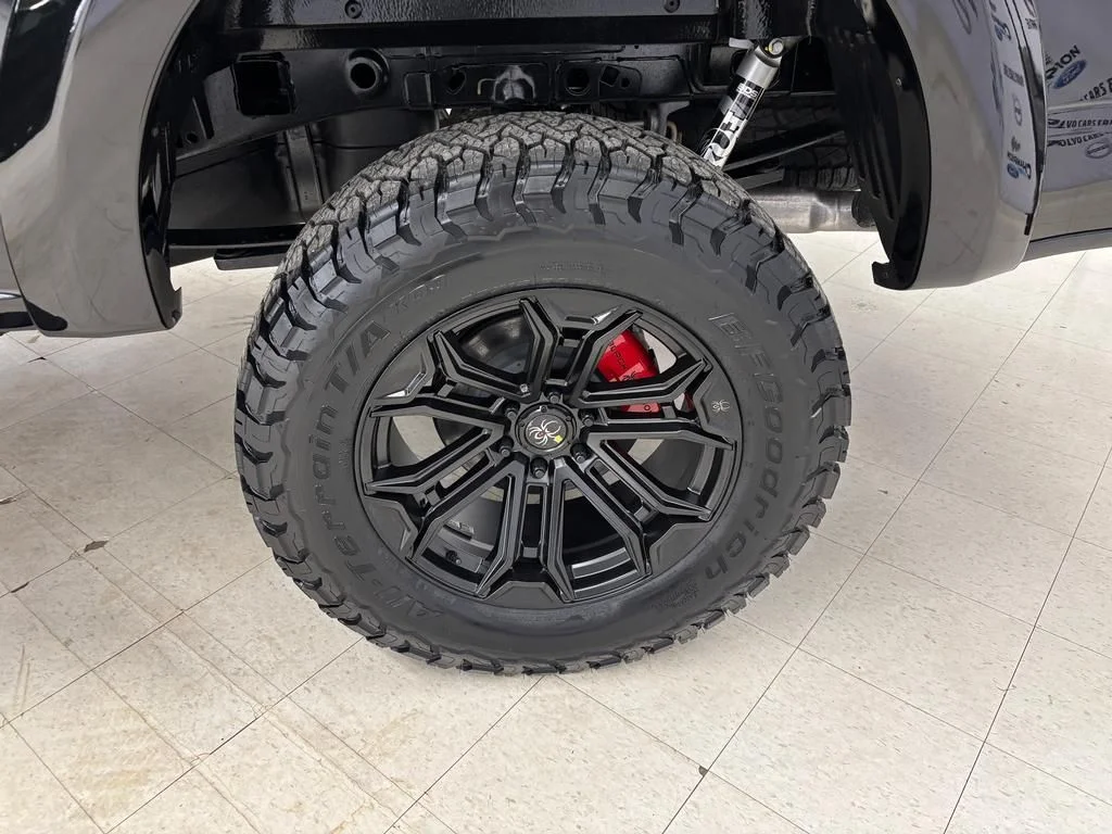 New 2026 Agate Black Metallic Ford XLT image 27