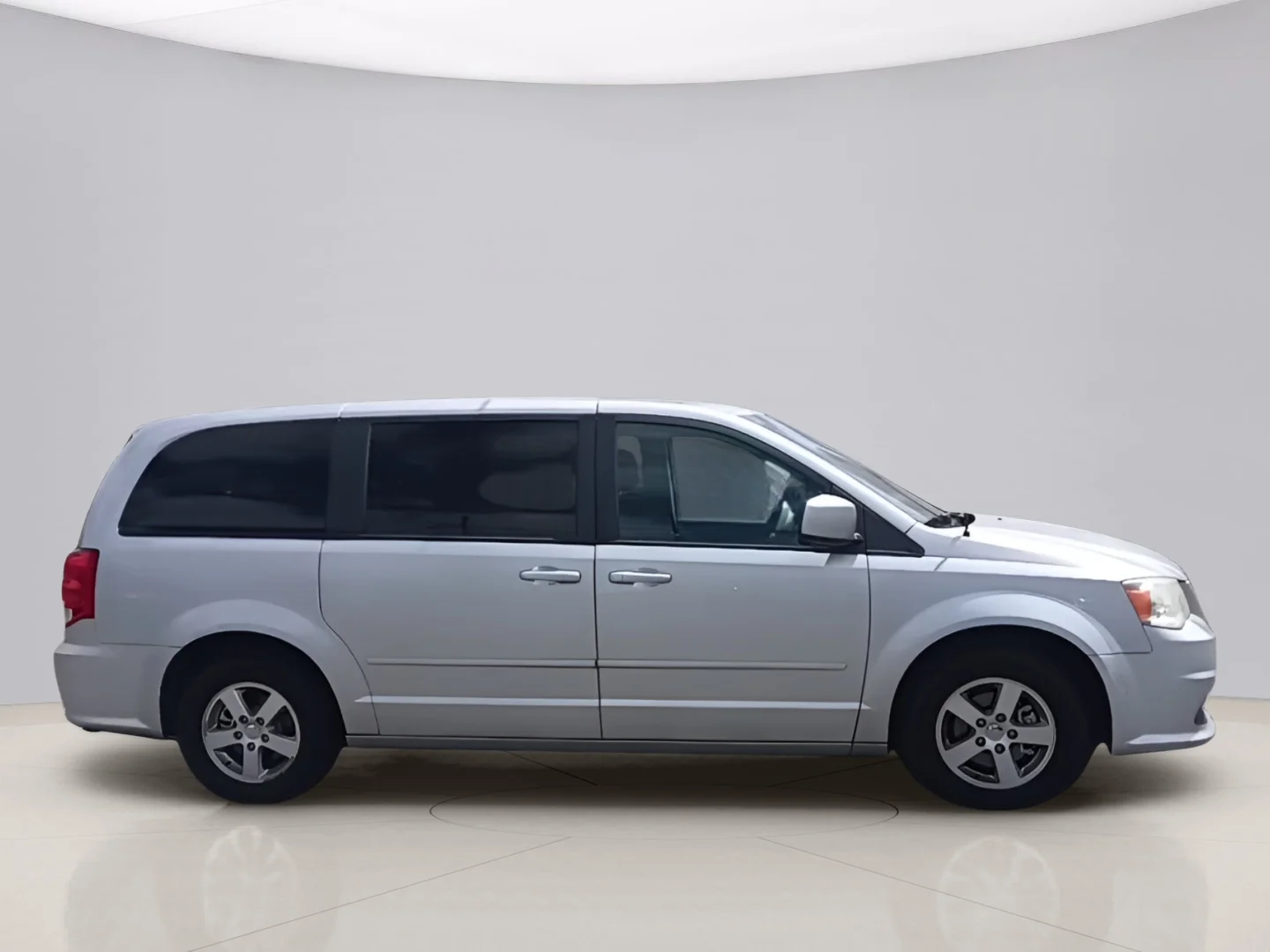 Used 2011 Silver Dodge MAINSTREET image 6