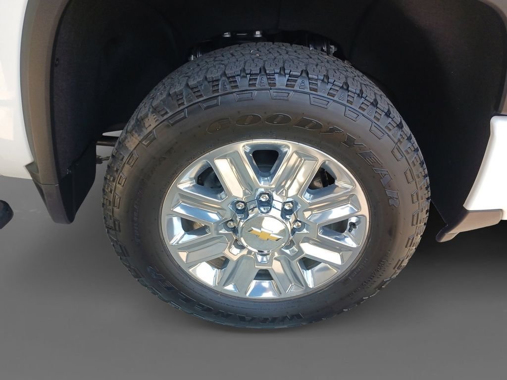 Used 2024 White Chevrolet High Country image 16