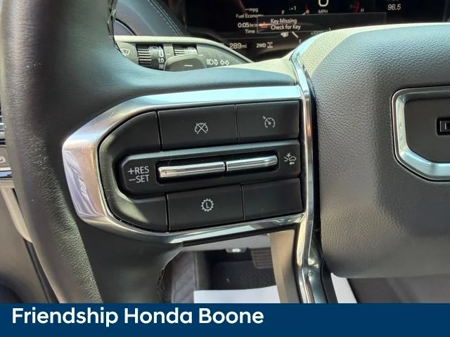 Used 2025 Silver GMC Denali image 24