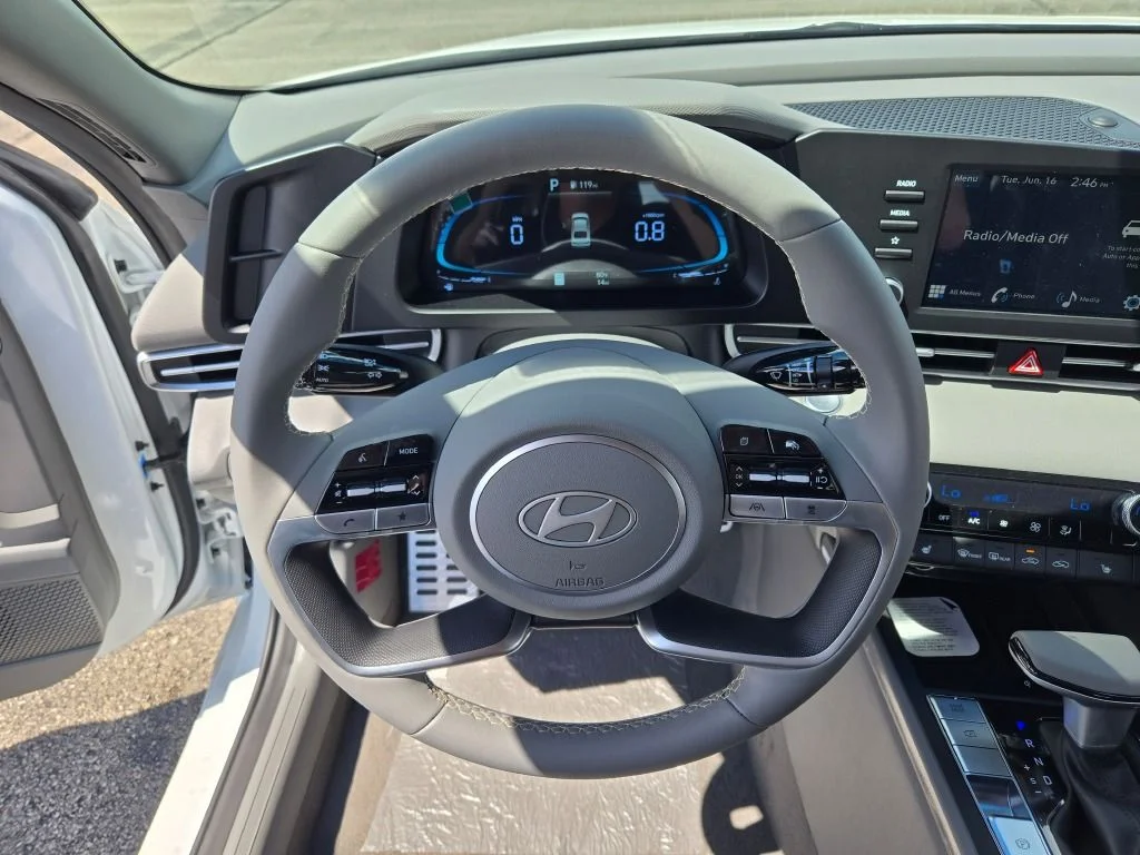 New 2026 White Hyundai SEL Sport image 31