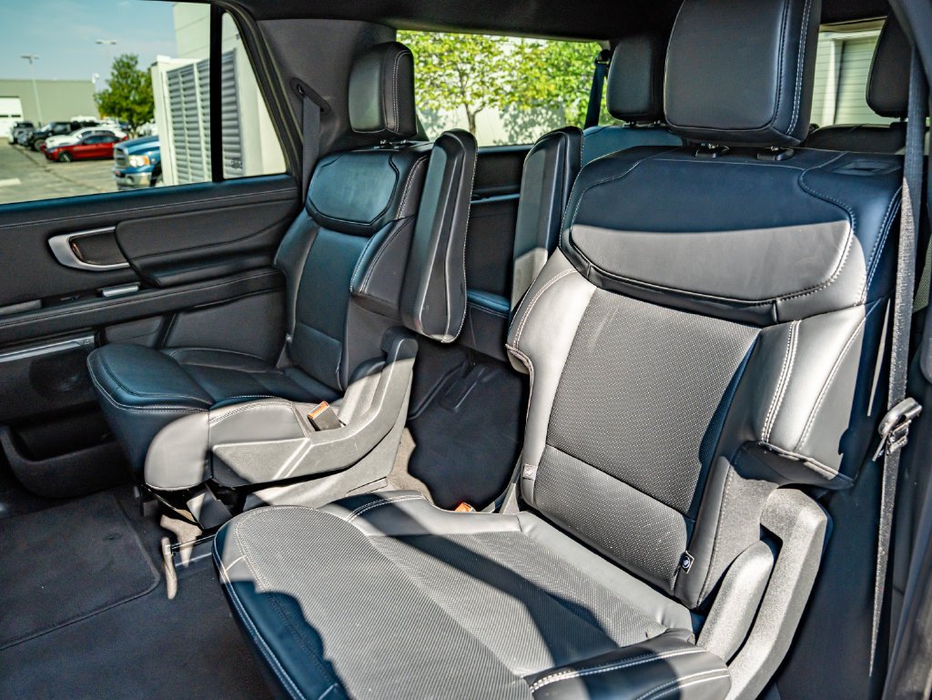 Used 2025 White Ford Platinum image 44