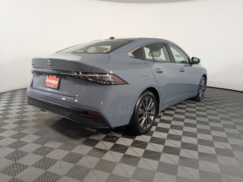2026 Nissan Sentra SL - Photo 9
