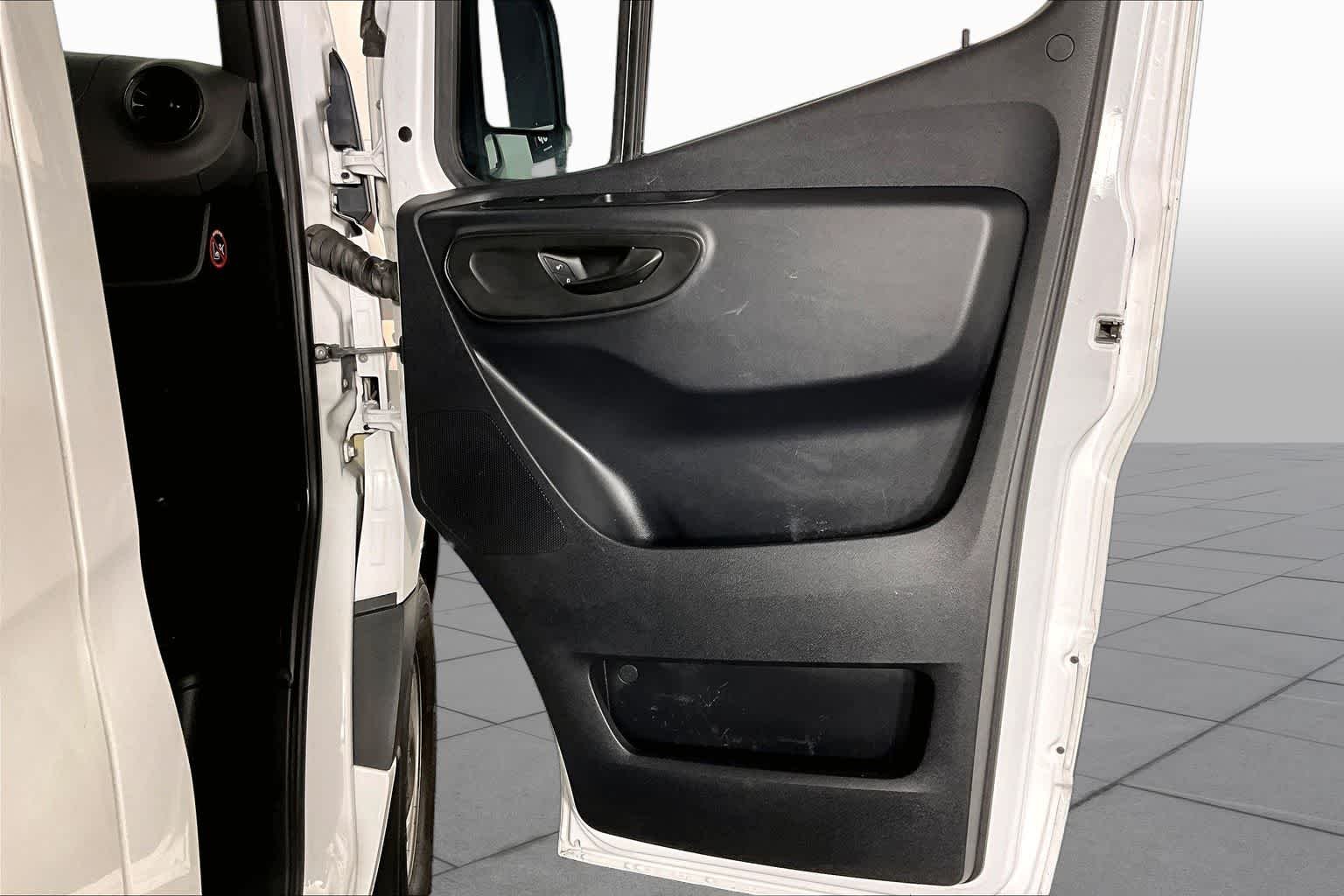 Used 2019 Arctic White Mercedes-Benz  image 20
