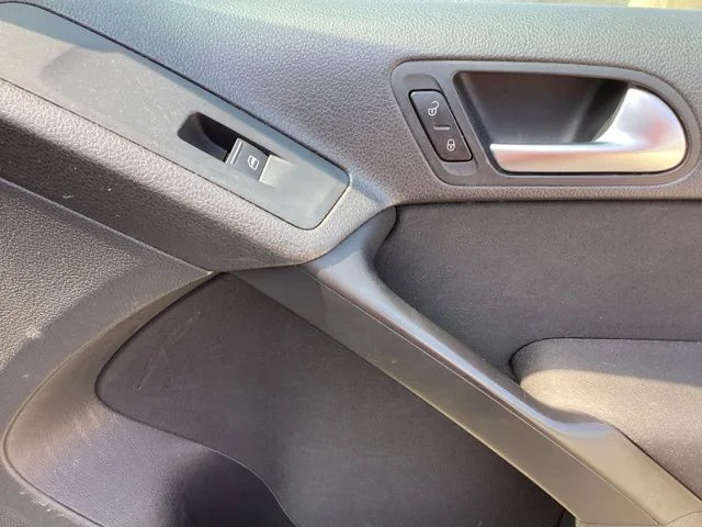 Used 2014 Silver Volkswagen S image 22