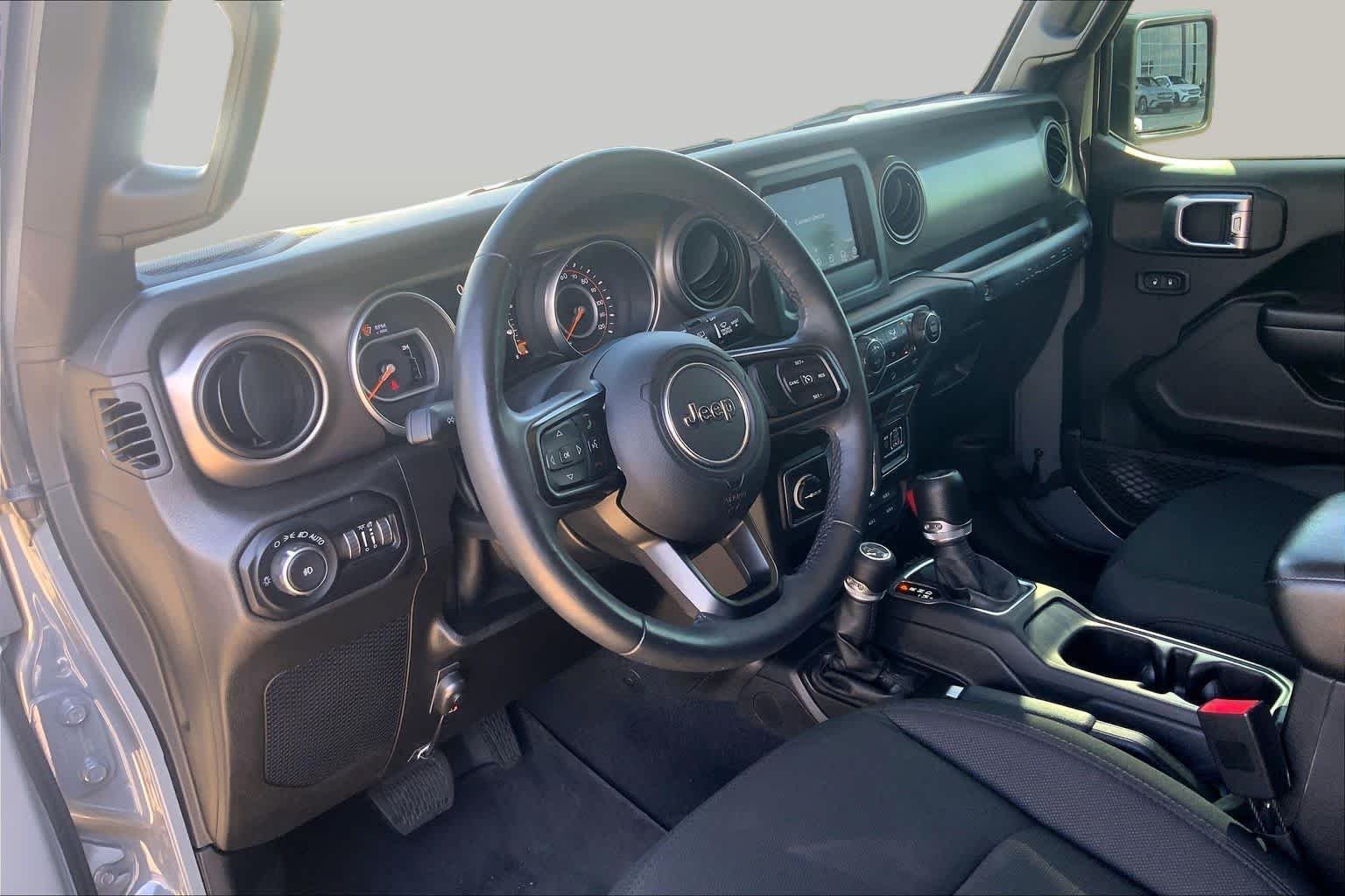 Used 2018 Sting-Gray Clearcoat Jeep Sport S image 15
