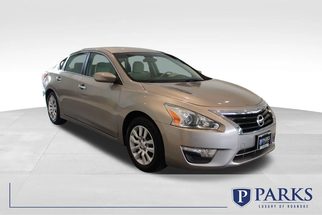 Used 2014 Saharan Stone Nissan 2.5 S image 1