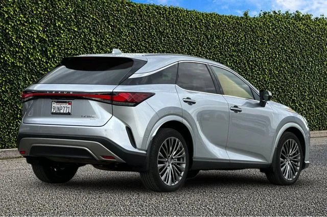 Used 2025 Silver Lexus 350h Luxury image 4