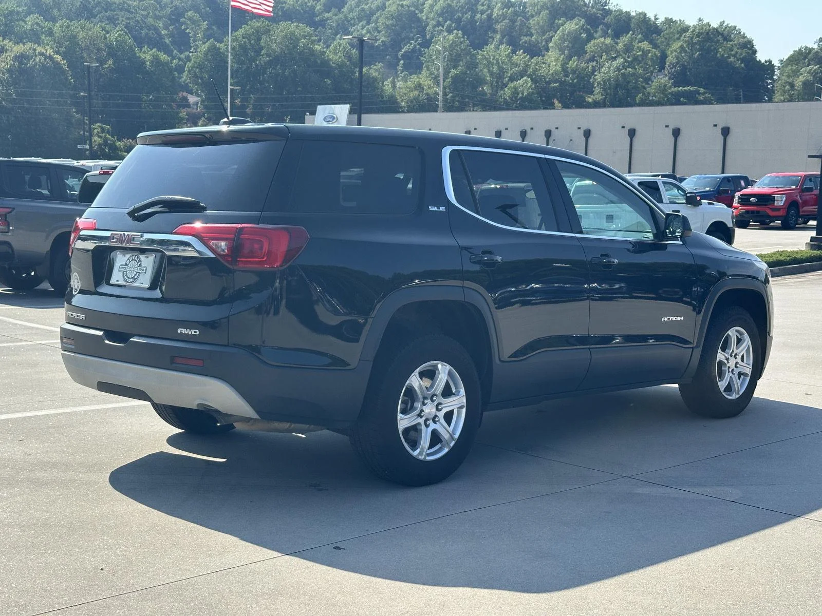 Used 2019 EBONY TWILIGHT METALLIC GMC SLE image 7