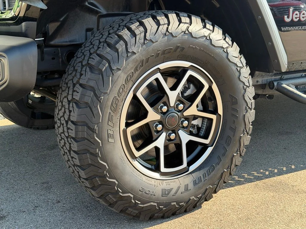 Used 2025 Black Jeep Rubicon image 28