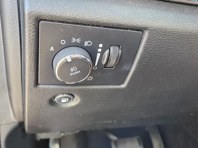 Used 2020 Black Jeep Limited image 31