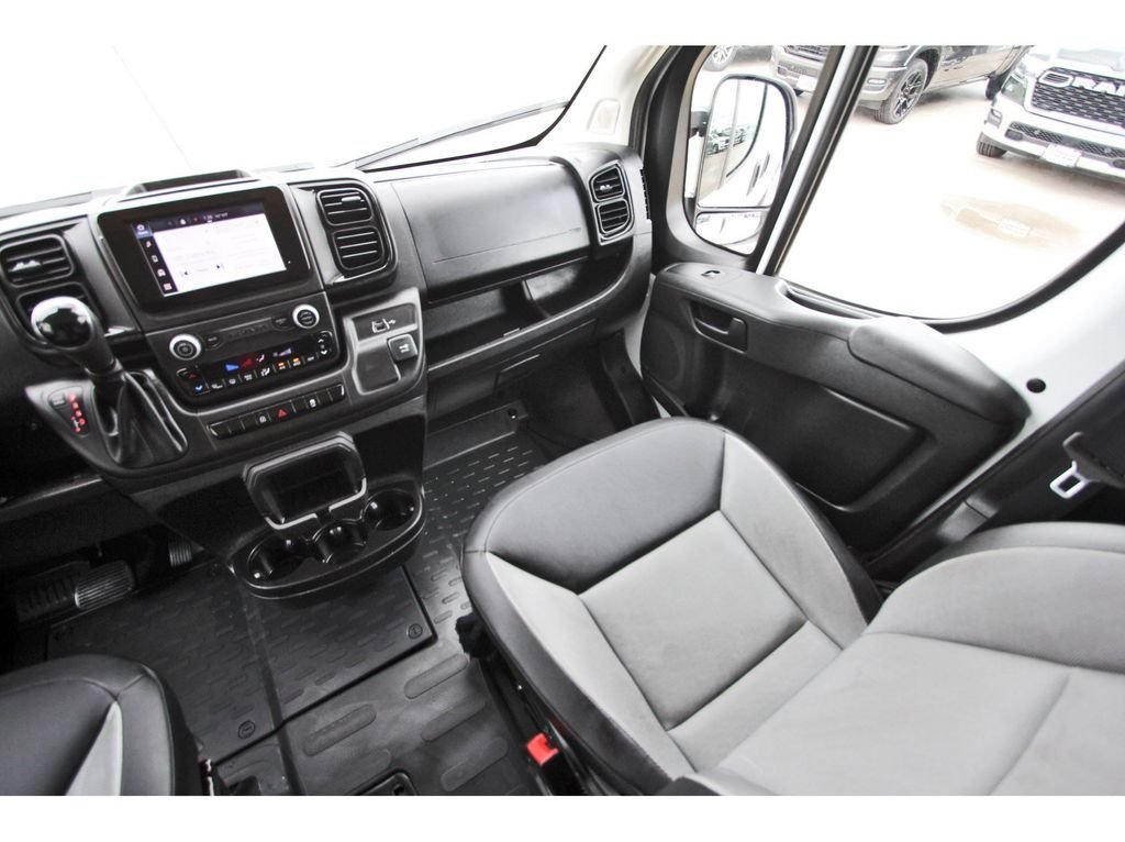 Used 2025 White Ram Base image 12