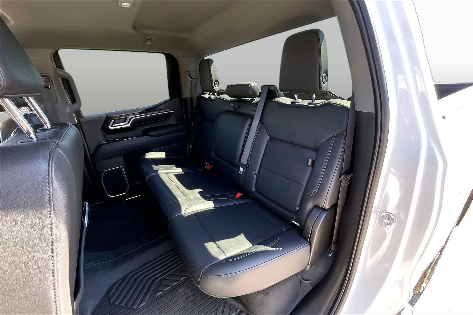 Used 2025 Summit White Chevrolet LTZ image 19