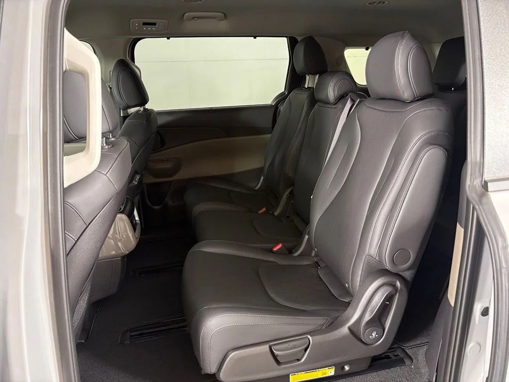 New 2026 Ceramic Silver Kia EX image 38