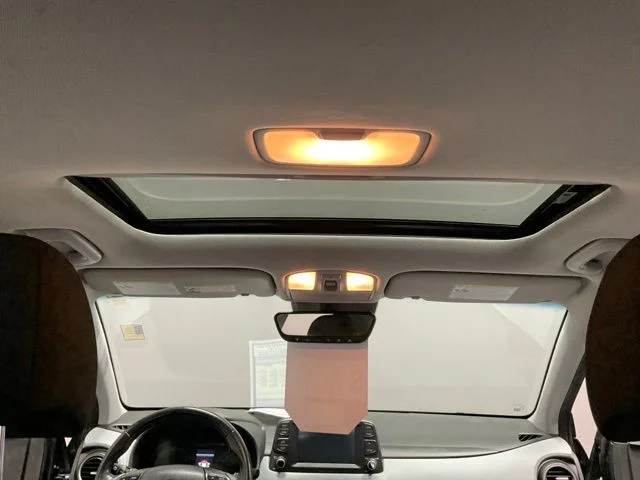 Used 2020 Gray Hyundai SEL Plus image 31