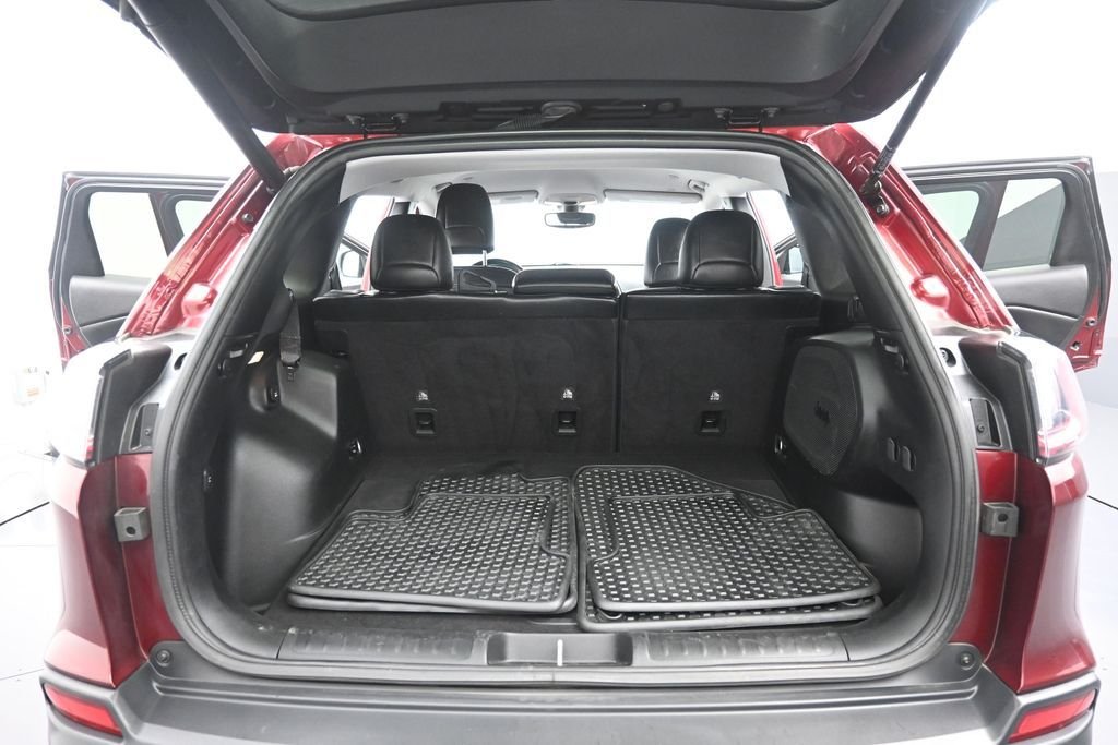 Used 2020 Velvet Red Pearlcoat Jeep Trailhawk image 30