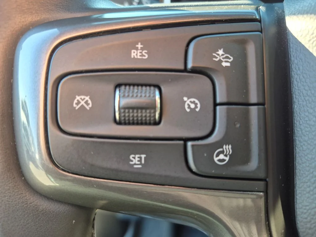 Used 2025 Gray Chevrolet ZR2 image 32
