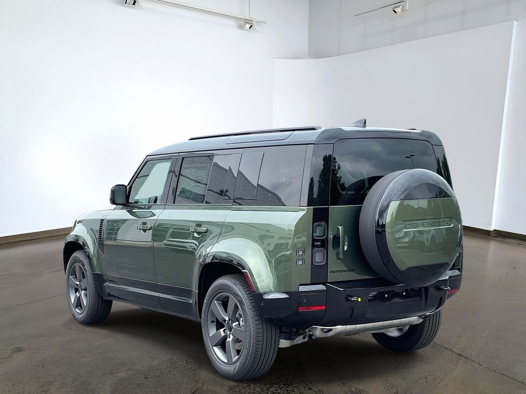 New 2026 Woolstone Green Land Rover X-Dynamic SE image 6