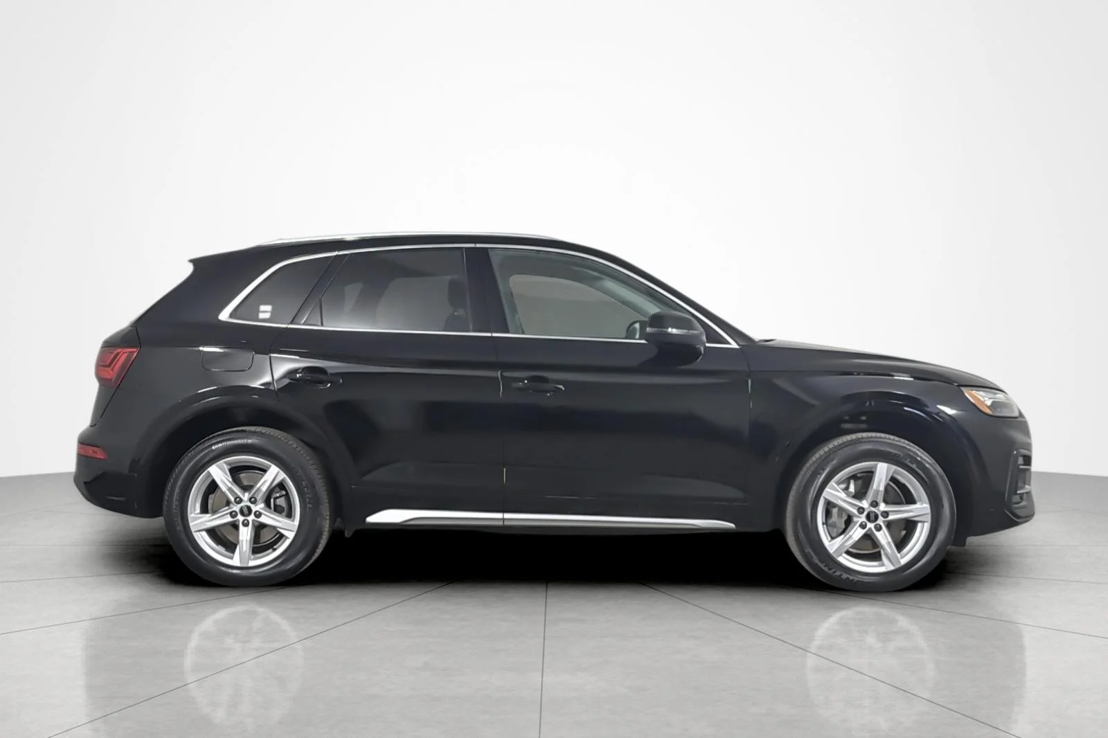 Used 2023 Brilliant Black Audi Premium 40 TFSI quattro image 6
