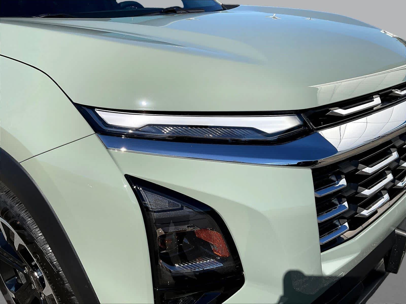 Used 2025 Cacti Green Chevrolet LT image 34