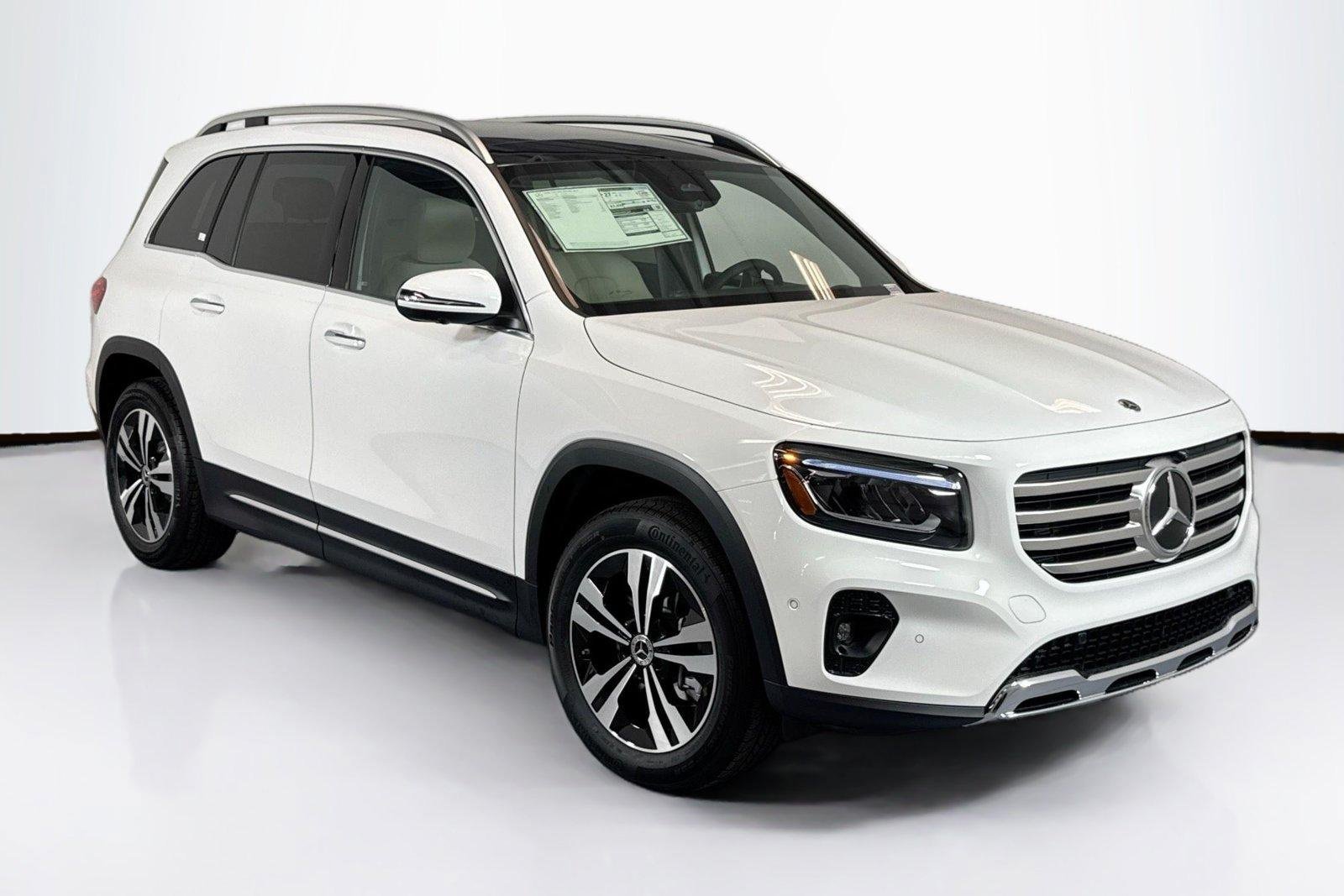 New 2026 Polar White Mercedes-Benz GLB 250 image 3