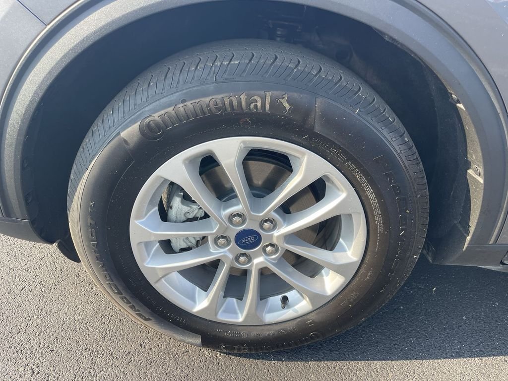 Used 2022 Gray Ford SE image 10
