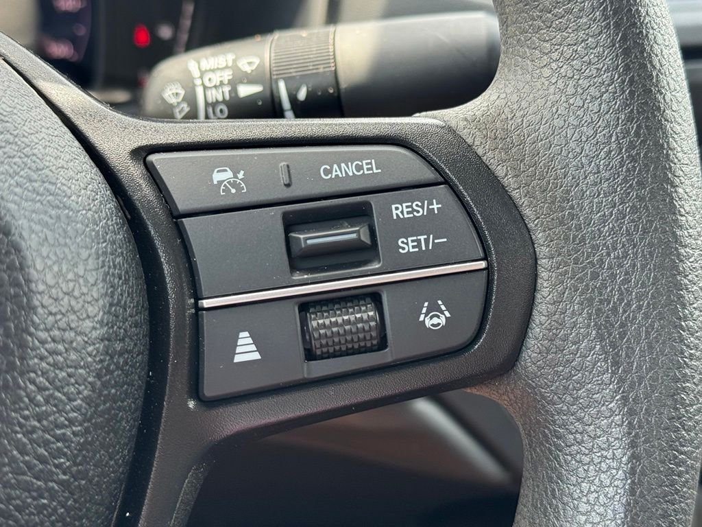 Used 2025  Honda LX image 24