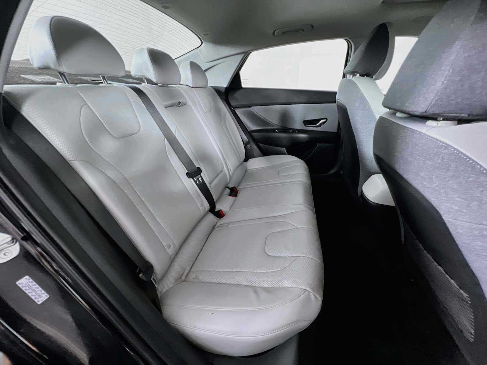 Used 2023 Onyx Black Hyundai Limited image 28