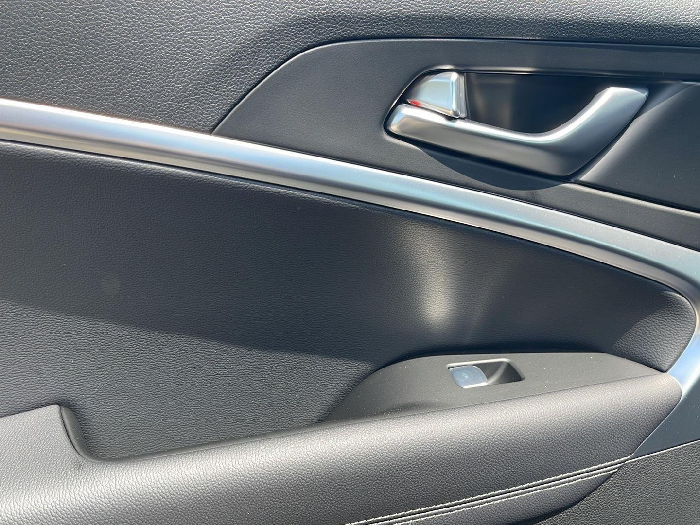 2026 GENESIS G70 Standard - Photo 18