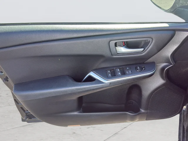 Used 2017 Black Toyota SE image 24