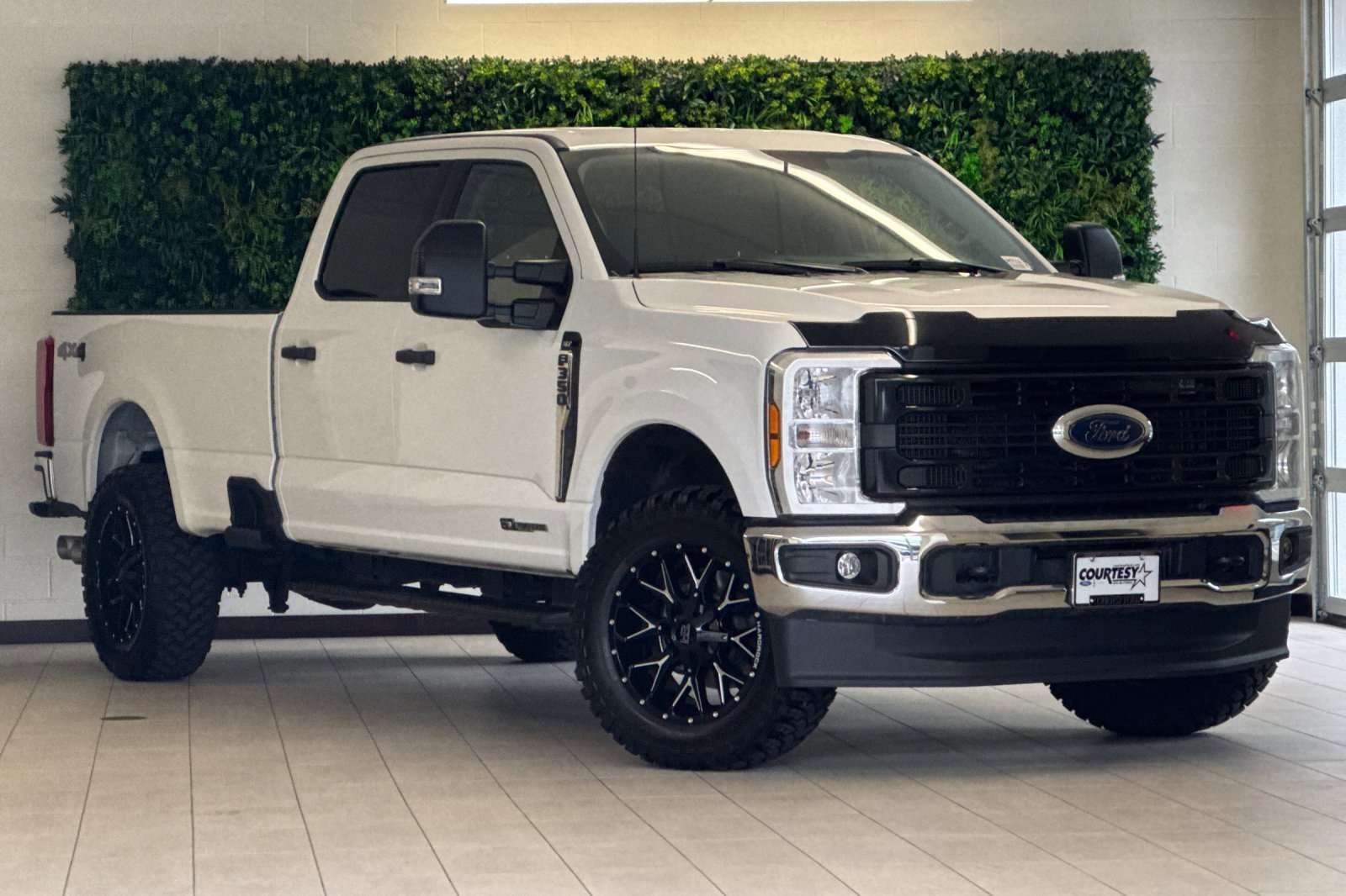 2024 Ford F-350 XLT 4x4 Crew Cab 176 in SRW's photo
